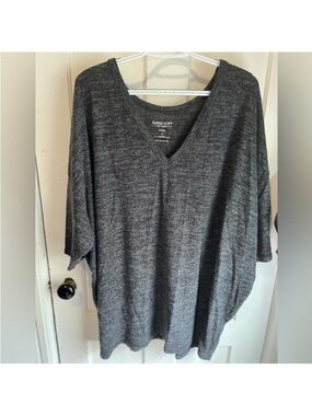 Torrid - Size 4 - Short Sleeve Sweater - Soft